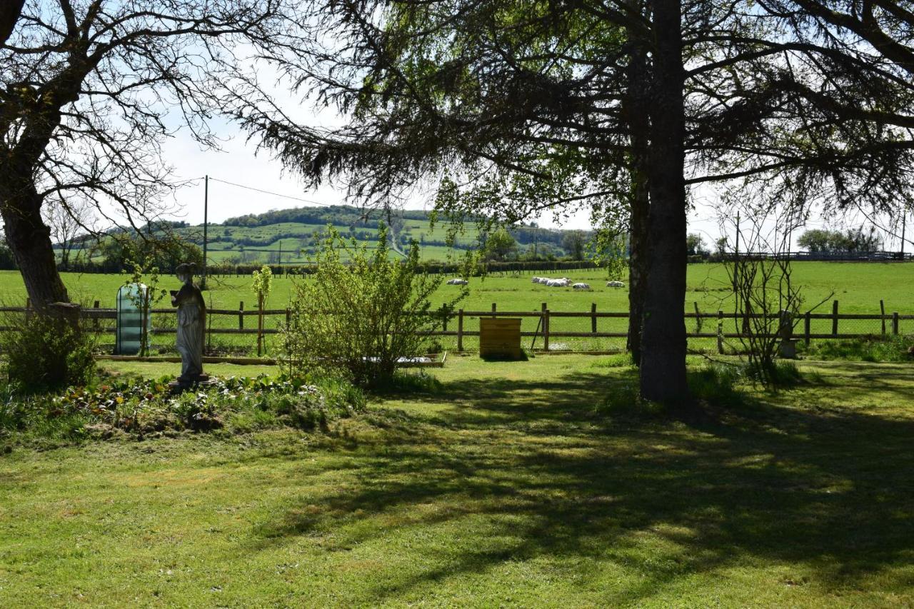 Bed and Breakfast Le Chene D'Or Marcheseuil Экстерьер фото