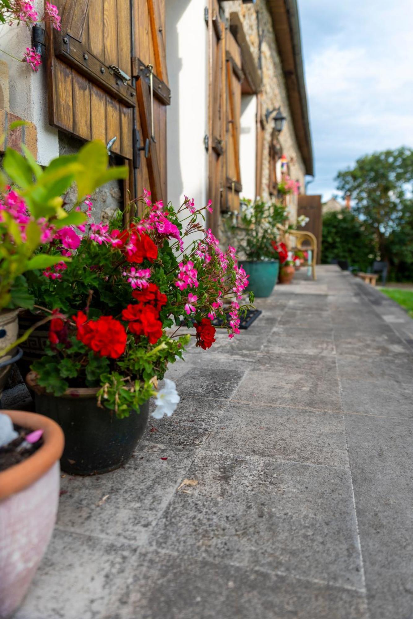 Bed and Breakfast Le Chene D'Or Marcheseuil Экстерьер фото