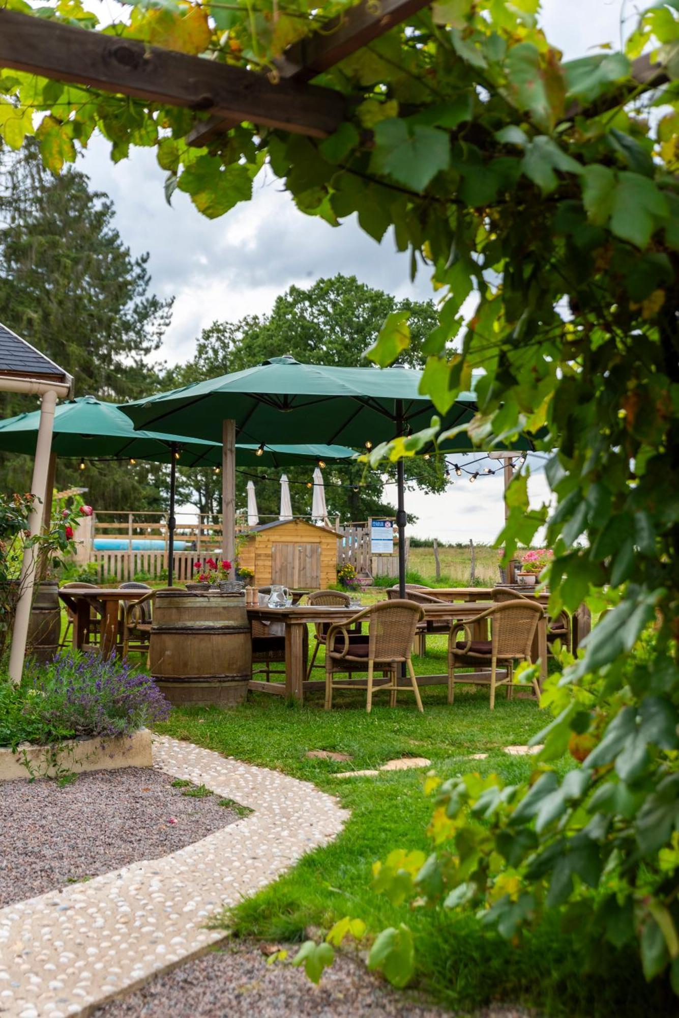 Bed and Breakfast Le Chene D'Or Marcheseuil Экстерьер фото